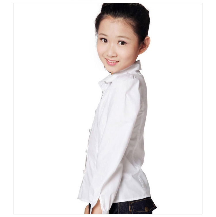 초등학교와 중학교를 위해 놓이는 주문 소녀 백색 교복 셔츠