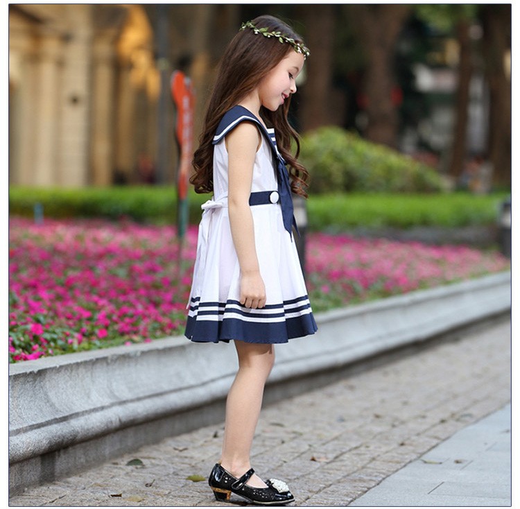 독특한 칼라 디자인으로 블루 화이트 지퍼 백 컬러 조합 민소매 어린 소녀 드레스
